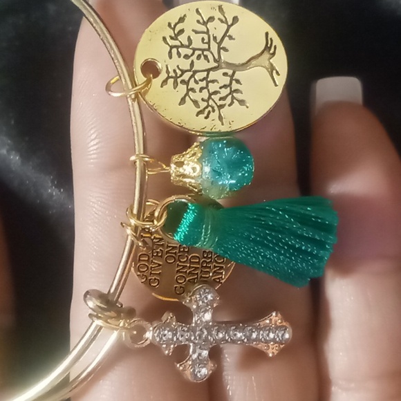 Crystal cross with tree of life charm bracelet expandable gold tone - Picture 4 of 5